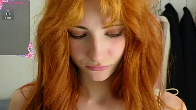 LoryFoxy online show from September 17, 2025, 4:30 pm