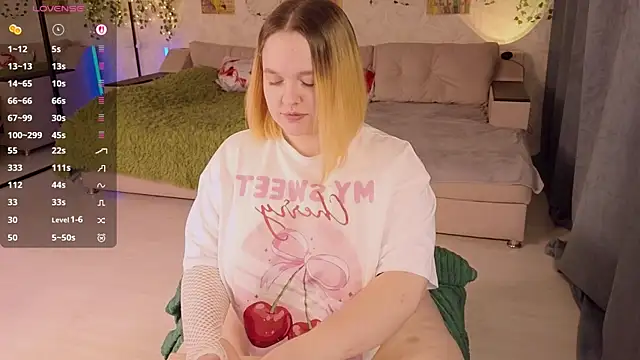 Snapshot of Aki_nohana chatting on October 10, 2025, 11:42 am Aki nohana online show from October 10, 2025, 11:42 am