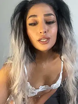 Mia spicyy online show from November 30, 2025, 9:46 am