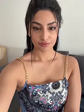 Mia spicyy online show from April 29, 2026, 8:40 am