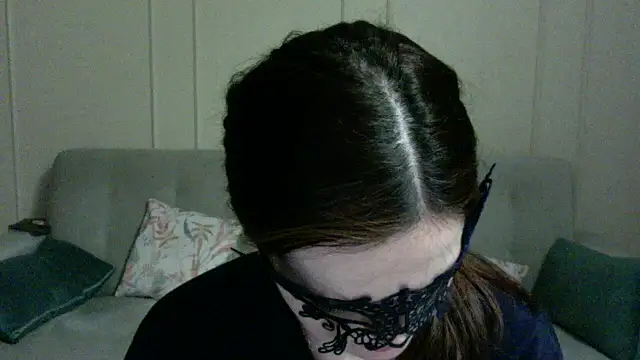 Snapshot of Myrisse chatting on October 24, 2025, 4:58 pm Myrisse online show from October 24, 2025, 4:58 pm