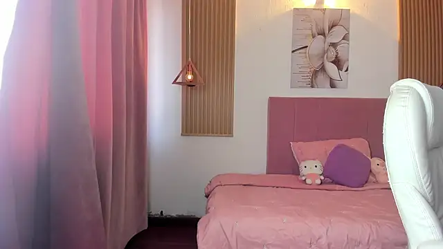 KoraRousee online show from October 21, 2025, 1:01 pm