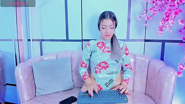 BlairJones  online show from September 26, 2025, 12:53 pm