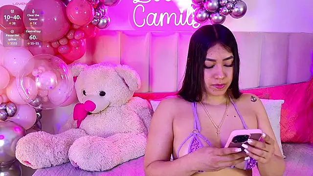 sofiawalker online show from October 17, 2025, 5:04 pm