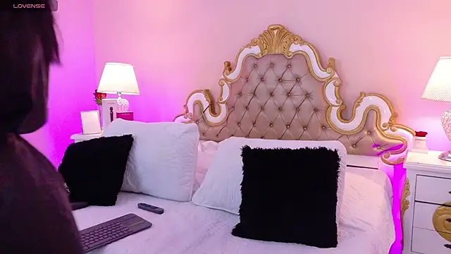 AryCorinne online show from June 5, 2026, 3:02 am