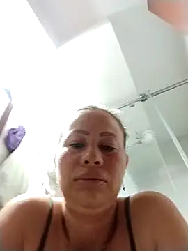 LaraCaliente online show from September 30, 2025, 7:57 am