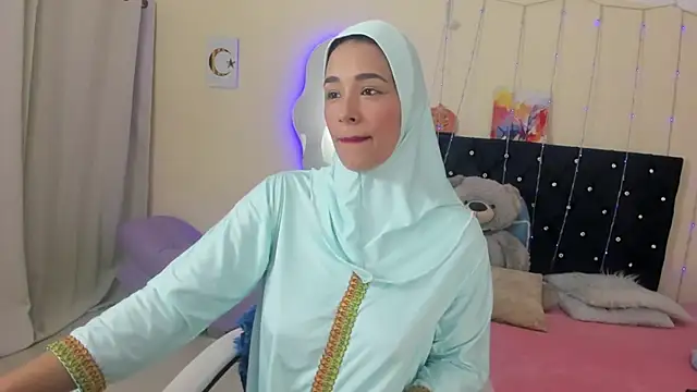 ShanaJamil online show from March 16, 2026, 1:11 am