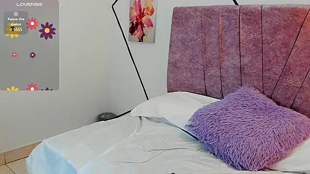 Julieta Lein online show from October 7, 2025, 12:41 am