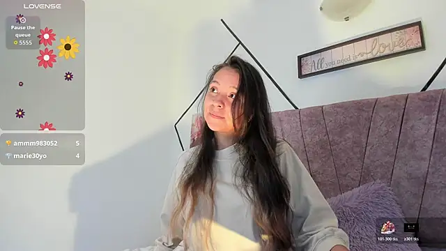 Julieta Lein online show from November 7, 2025, 10:21 pm