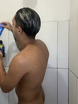 Snapshot of CasalMaldoso01 chatting on March 6, 2026, 2:41 am CasalMaldoso01 online show from March 6, 2026, 2:41 am