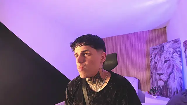 Declan-Fox online show from November 28, 2025, 5:21 am