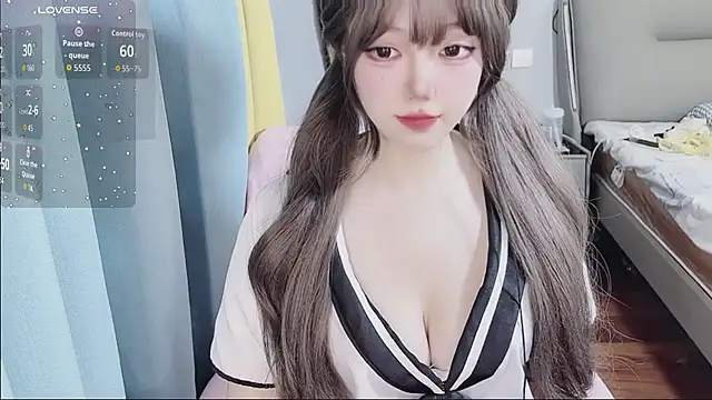 Snapshot of Lucky_Cici chatting on June 3, 2026, 8:36 pm Lucky Cici online show from June 3, 2026, 8:36 pm