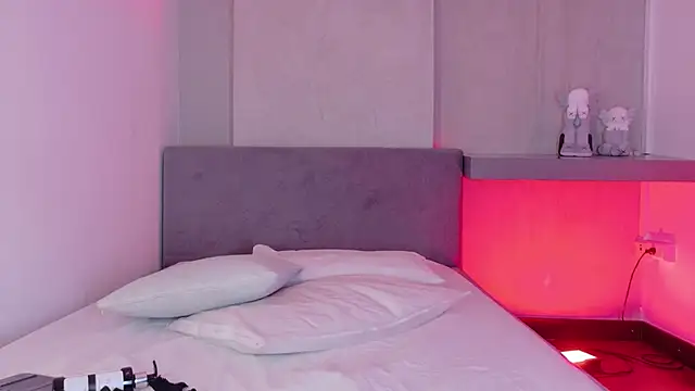 selena monroy online show from September 26, 2025, 11:25 am