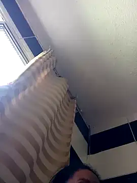 Rosabela04 online show from November 14, 2025, 4:17 pm