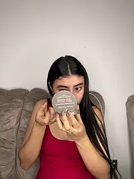 Snapshot of Isabella_Montoya chatting on September 28, 2025, 12:54 pm Isabella Montoya online show from September 28, 2025, 12:54 pm