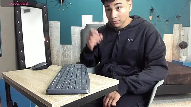 Liam nohaa69 online show from September 17, 2025, 11:23 am