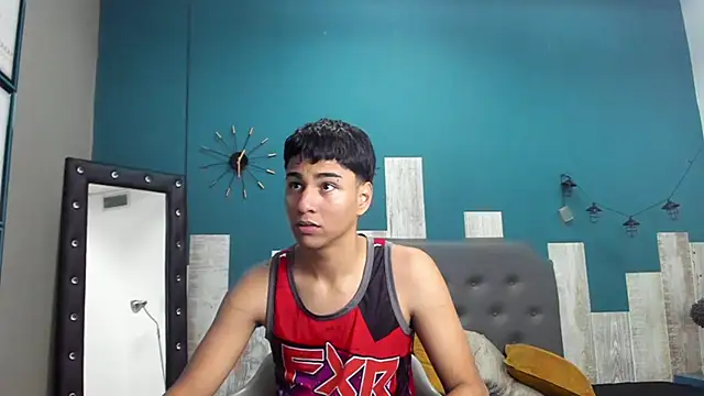 Liam nohaa69 online show from September 19, 2025, 5:13 pm