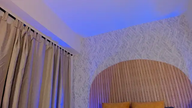 Sophiie Belle online show from October 1, 2025, 1:50 pm