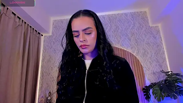 Sophiie Belle online show from October 25, 2025, 1:51 pm