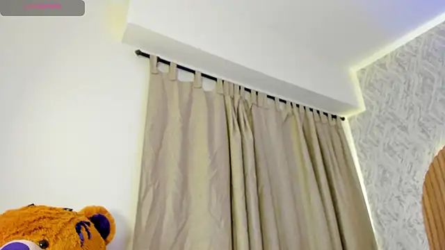 Sophiie Belle online show from October 31, 2025, 1:34 pm