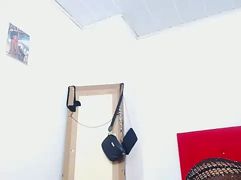 whitneytt online show from September 24, 2025, 6:28 am