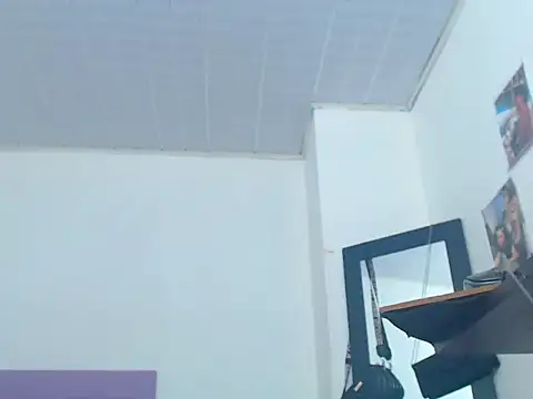 whitneytt online show from November 7, 2025, 6:24 am