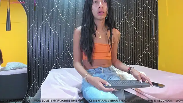 Snapshot of Miss_Ariaa chatting on October 27, 2025, 11:47 am Miss Ariaa online show from October 27, 2025, 11:47 am