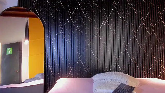 Snapshot of Miss_Ariaa chatting on October 30, 2025, 10:49 am Miss Ariaa online show from October 30, 2025, 10:49 am