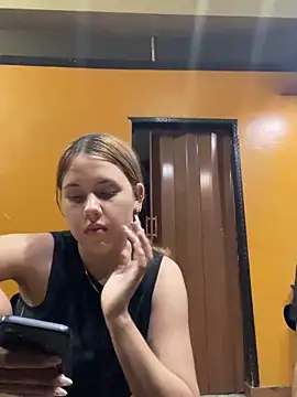 Snapshot of coupleyys chatting on February 5, 2026, 2:16 am coupleyys online show from February 5, 2026, 2:16 am