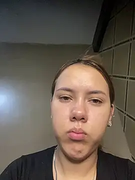 Snapshot of coupleyys chatting on February 11, 2026, 10:26 pm coupleyys online show from February 11, 2026, 10:26 pm