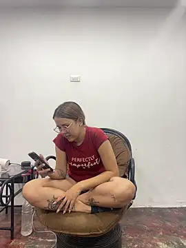 Snapshot of coupleyys chatting on February 22, 2026, 1:18 am coupleyys online show from February 22, 2026, 1:18 am