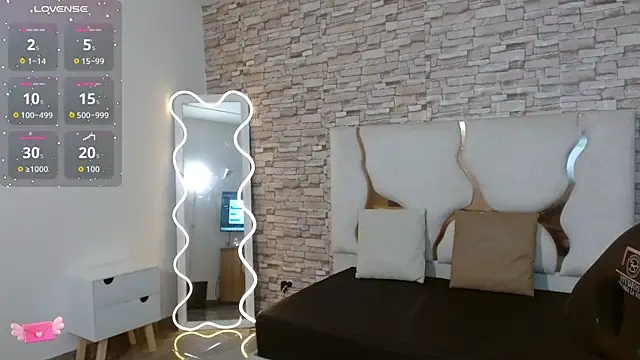 NANAKY TAY online show from October 3, 2025, 12:02 pm