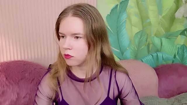 Snapshot of Alida_Brice chatting on April 1, 2026, 5:41 am Alida Brice online show from April 1, 2026, 5:41 am