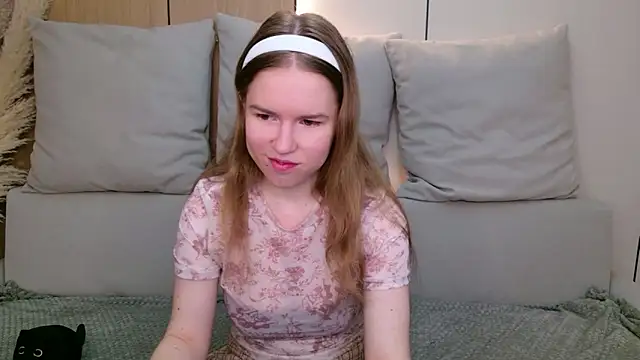 Snapshot of Alida_Brice chatting on April 5, 2026, 5:37 am Alida Brice online show from April 5, 2026, 5:37 am