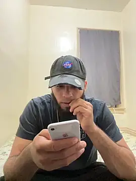 LeoPR00 online show from October 2, 2025, 6:09 am