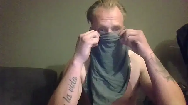 Snapshot of steef070 chatting on May 15, 2026, 11:01 pm steef070 online show from May 15, 2026, 11:01 pm
