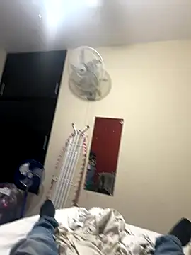 dannybs05 online show from October 17, 2025, 5:43 am