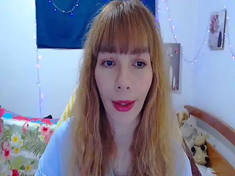 seraphinewhite online show from April 13, 2026, 3:06 pm