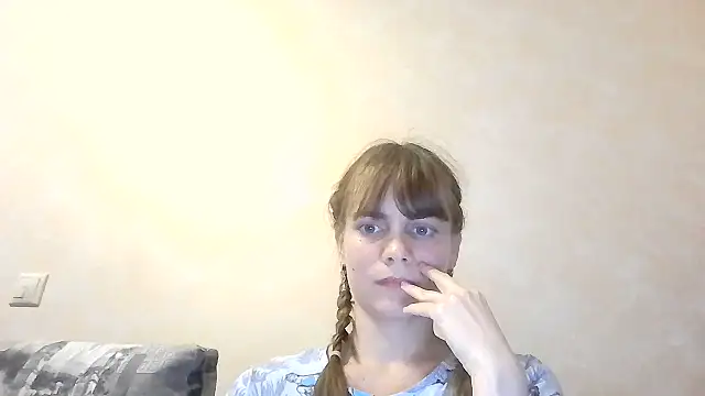 Loriven online show from September 24, 2025, 7:39 pm