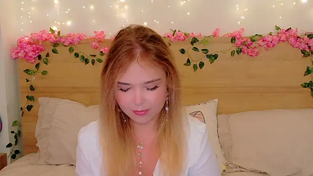 Snapshot of Lilith_Bonheur chatting on November 9, 2025, 10:08 pm Lilith Bonheur online show from November 9, 2025, 10:08 pm