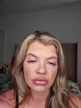 Snapshot of Just_peaches_not_cream chatting on September 25, 2025, 12:09 pm Just peaches not cream online show from September 25, 2025, 12:09 pm