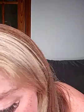 Snapshot of Just_peaches_not_cream chatting on September 27, 2025, 10:59 pm Just peaches not cream online show from September 27, 2025, 10:59 pm