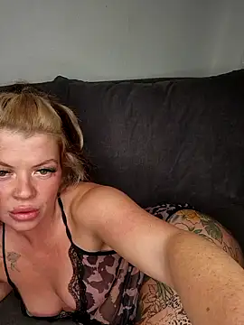 Snapshot of Just_peaches_not_cream chatting on October 2, 2025, 11:23 pm Just peaches not cream online show from October 2, 2025, 11:23 pm