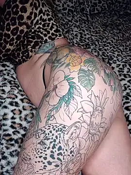 Snapshot of Just_peaches_not_cream chatting on October 29, 2025, 4:42 pm Just peaches not cream online show from October 29, 2025, 4:42 pm