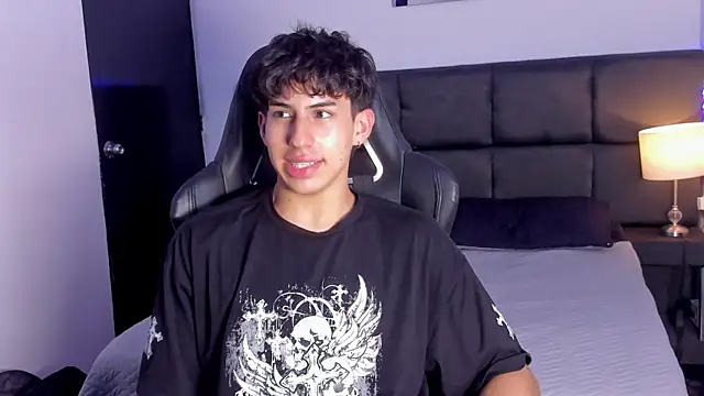 Aaron Spencer13 online show from September 24, 2025, 6:22 pm