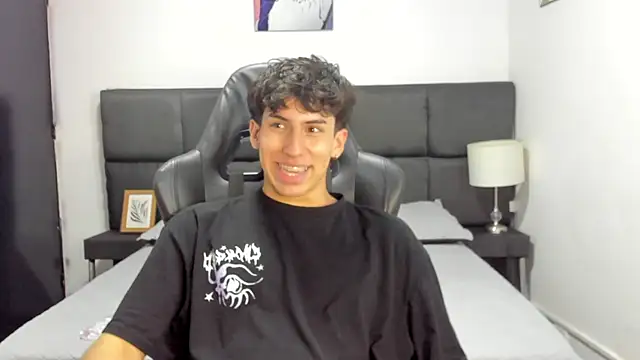 Aaron Spencer13 online show from September 26, 2025, 7:29 pm