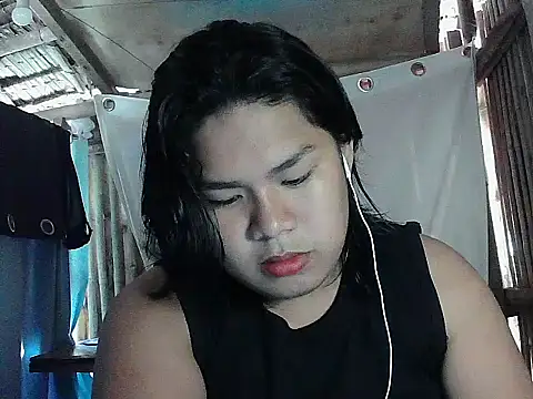 Snapshot of Huntrix2025 chatting on April 13, 2026, 6:30 am Huntrix2025 online show from April 13, 2026, 6:30 am