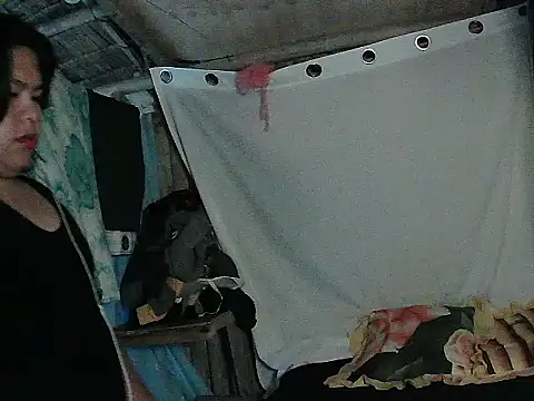 Snapshot of Huntrix2025 chatting on April 15, 2026, 1:18 pm Huntrix2025 online show from April 15, 2026, 1:18 pm