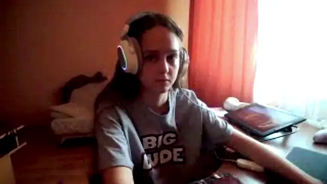 Snapshot of SharybbFace chatting on September 17, 2025, 1:46 pm SharybbFace online show from September 17, 2025, 1:46 pm