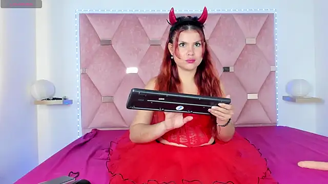 La Diabla8 online show from October 14, 2025, 12:28 pm